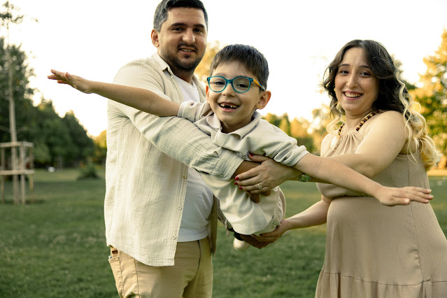 Helicopter Parenting: Are You Helping or Hovering? A Complete Guide to Balanced, Independent Kids