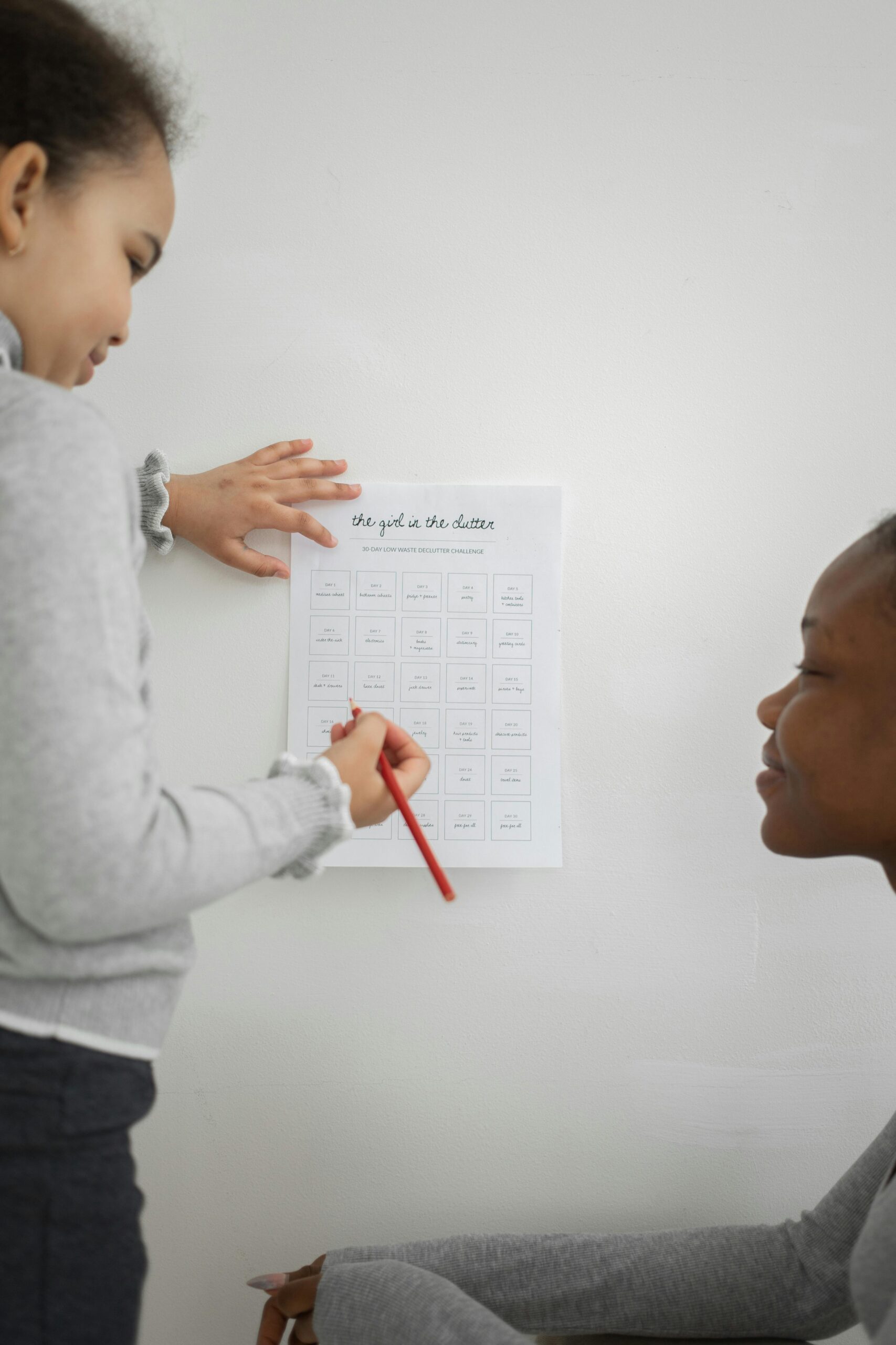 parent creating a routine chart