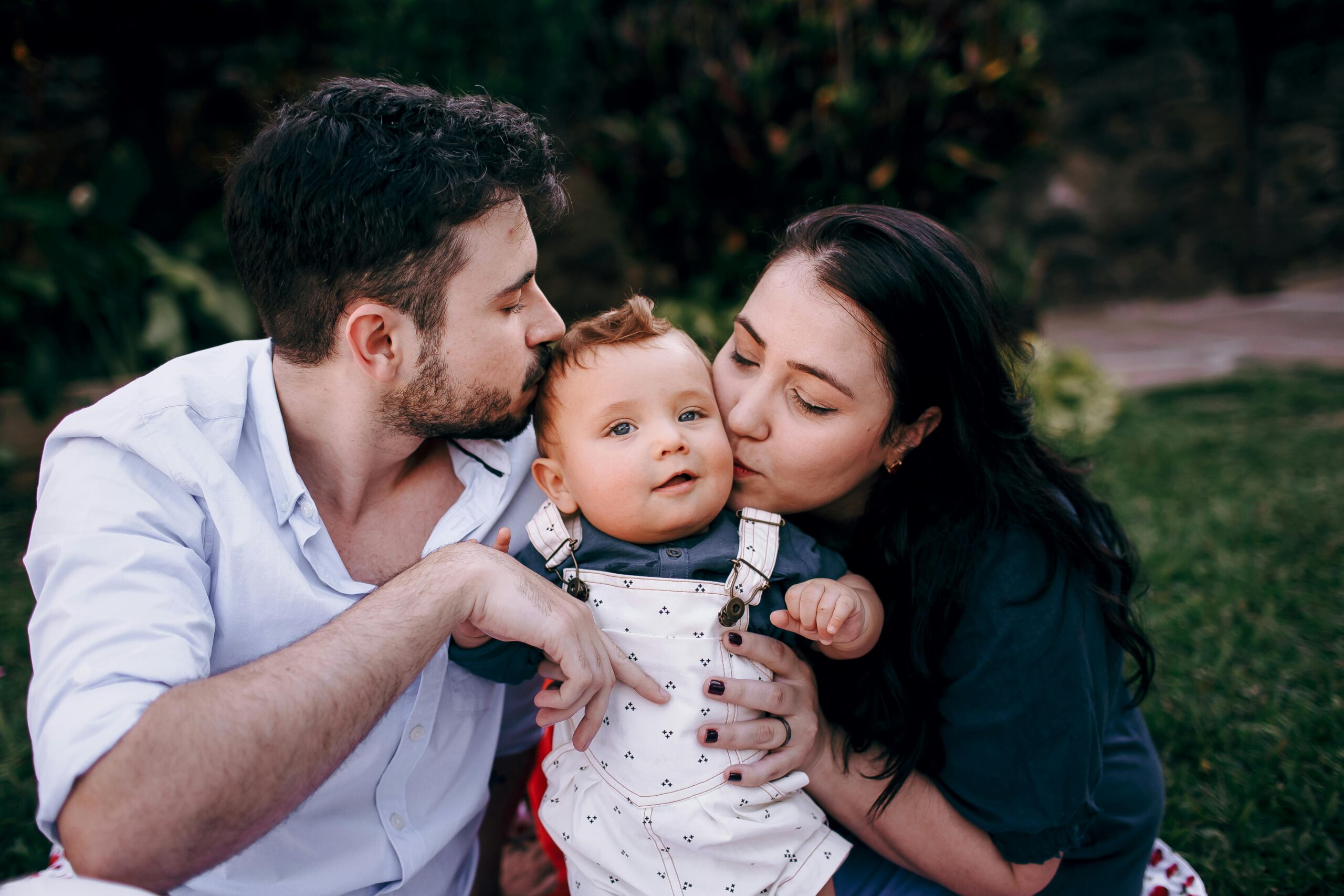 parents building emotional connection with child