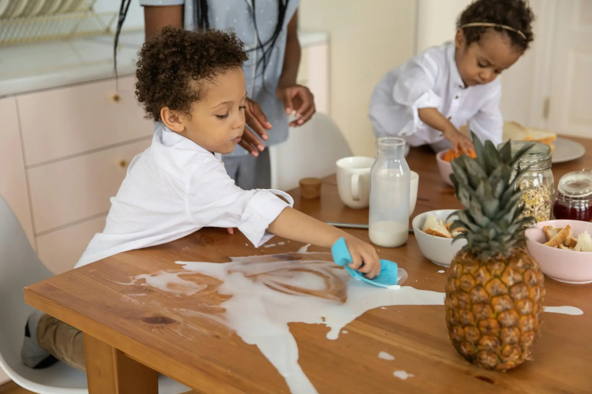 start giving small responsibilities early.child learning independence at home